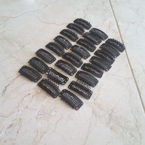 Hair extensions clips
